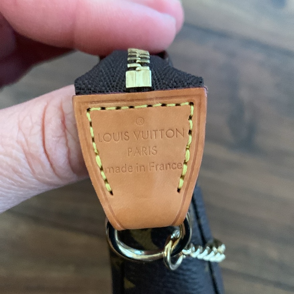 BNWT Louis Vuitton Mini Pochette - Picture 9 of 16